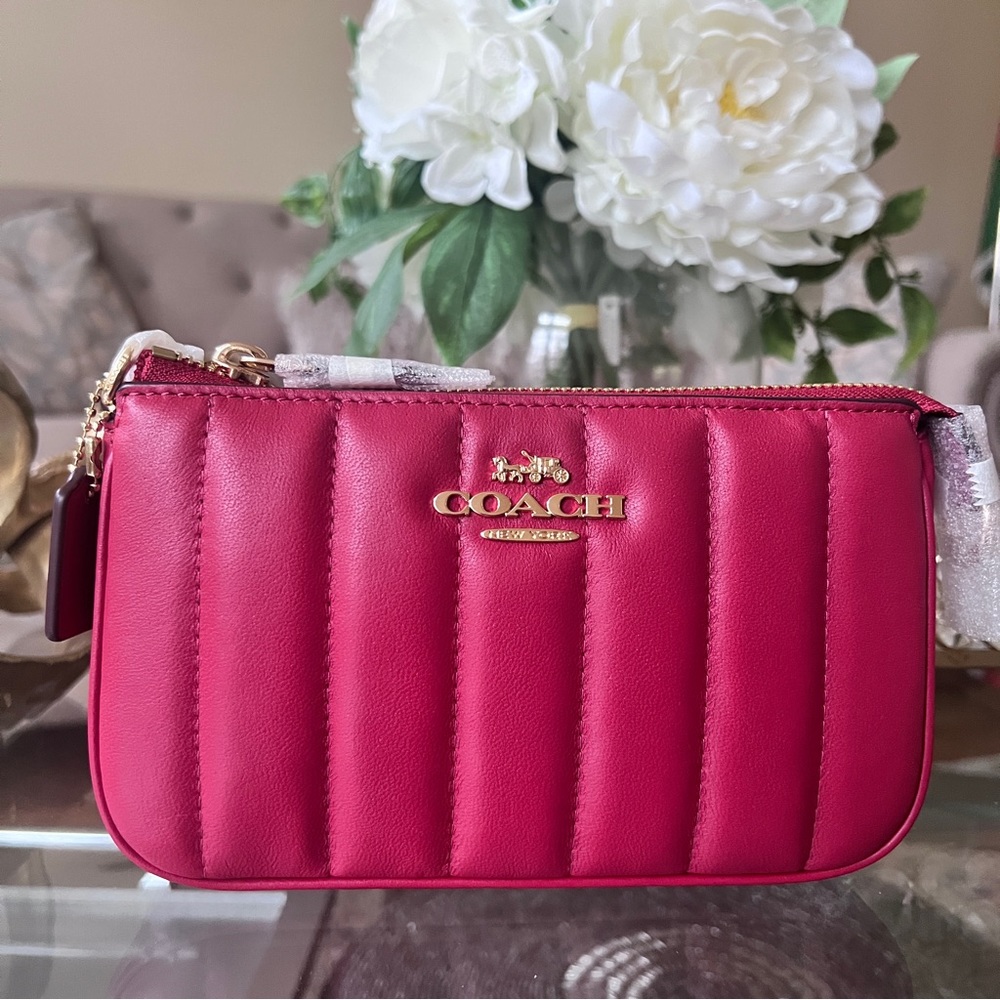 Coach Nolita 19 With Chain With Linear mini Quilting Wallat Wristlet Red C8302